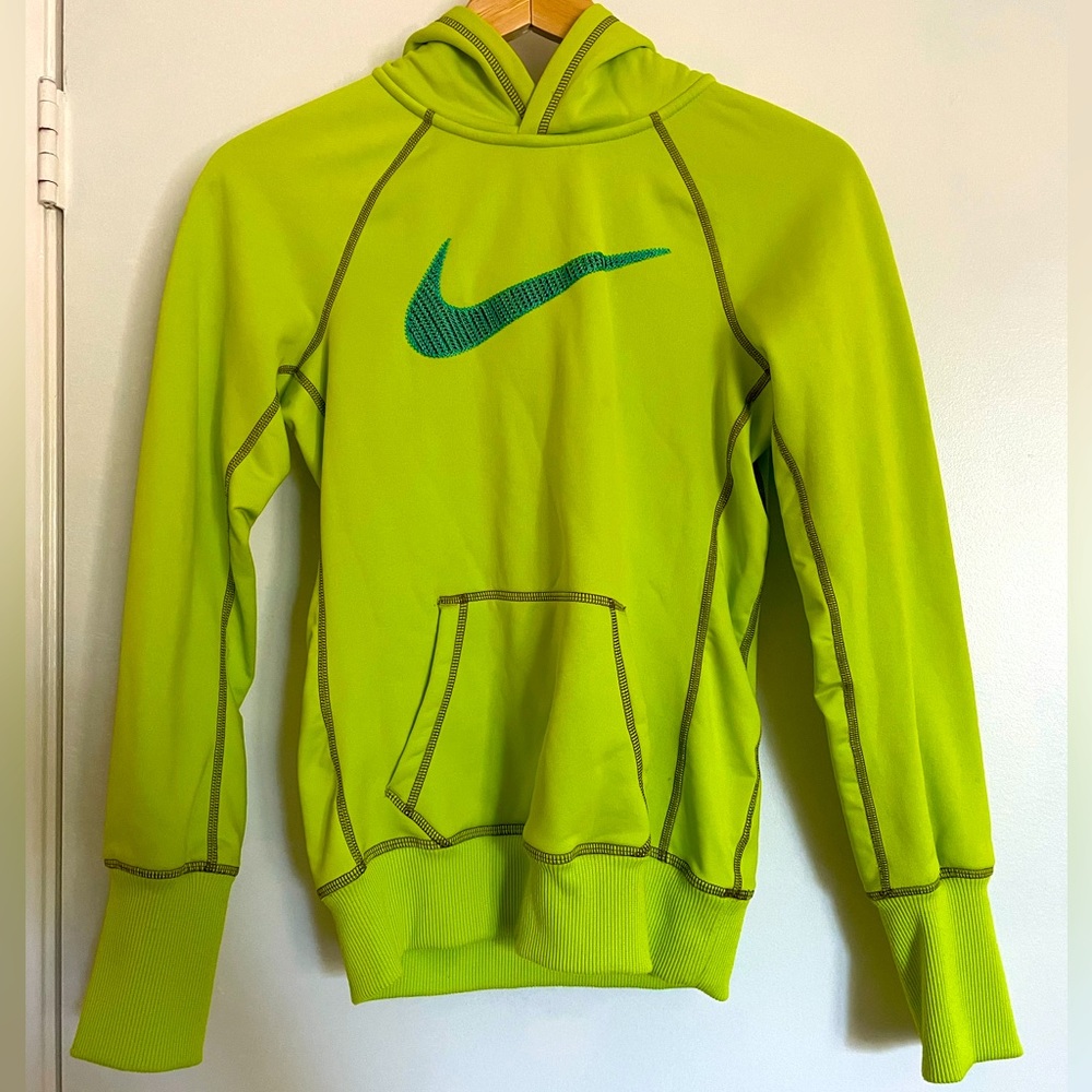 Nike Sweatshirt. Hoodie with front pocket.